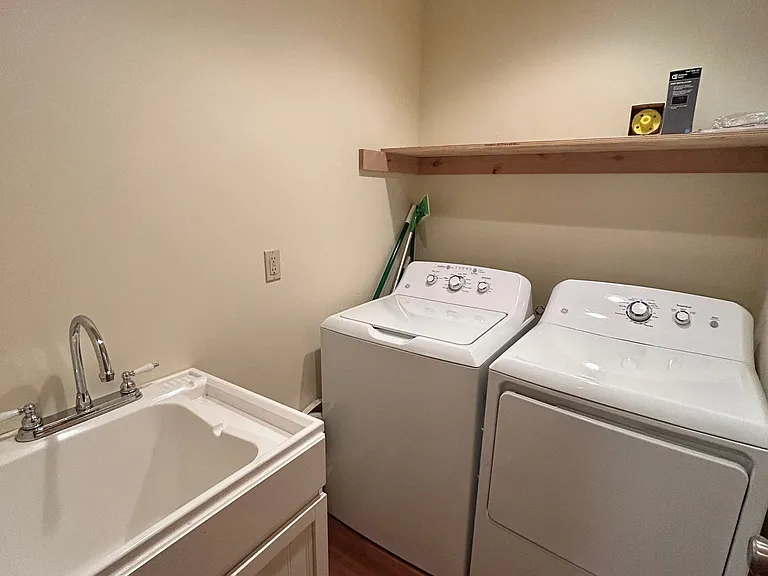 1581 Mile High Dr — Photo 9