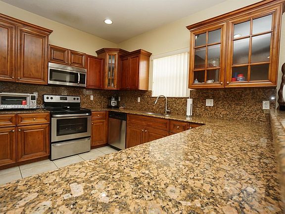 5th image of 2927 SW 145th Ct