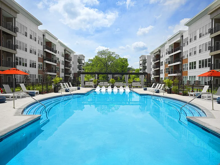 Exterior Pool