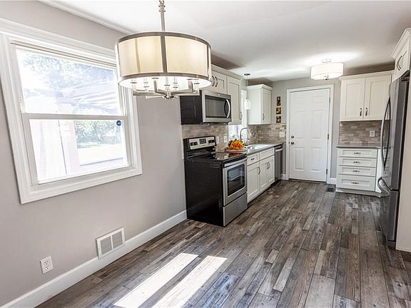 4th image of 260 Ballad Ave