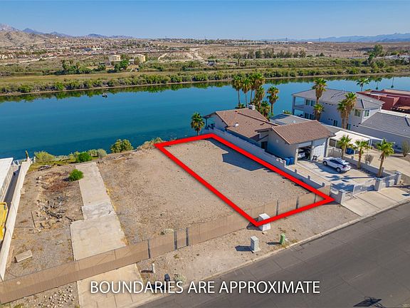 4th image of 715 Riverfront Drive