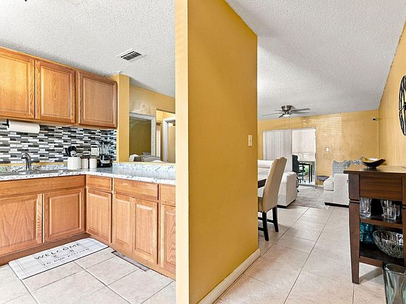 5th image of 2232 SW 81st Avenue