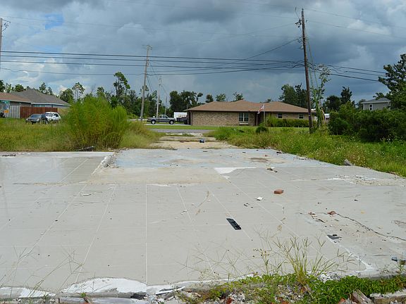 2nd image of 640 Plantation Dr