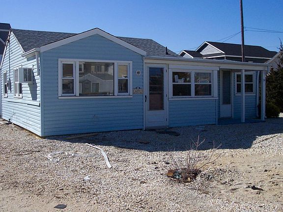 3rd image of 429A Coolidge Ave #A