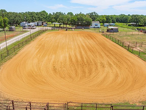 3rd image of 533 County Road 484