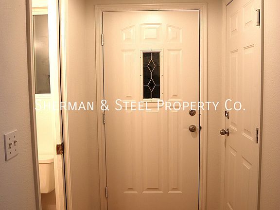 3rd image of 1619 S Main St