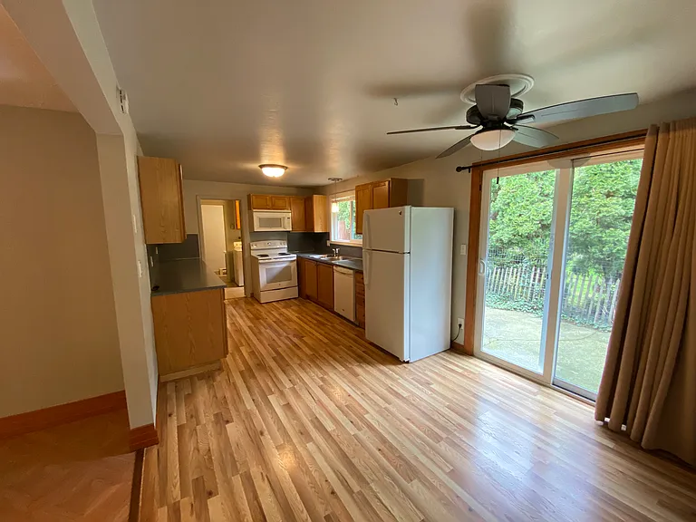 14026 SE Redwood Ave — Photo 1