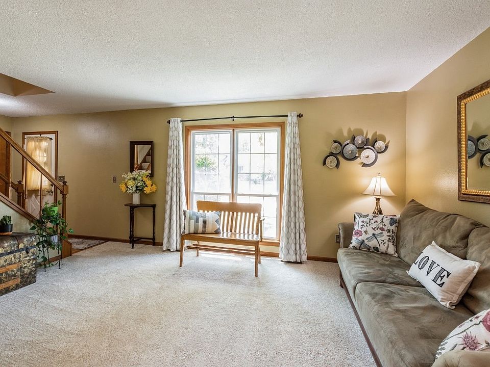 209 Stoney Creek Rd NW, Cedar Rapids, IA 52405 | Zillow