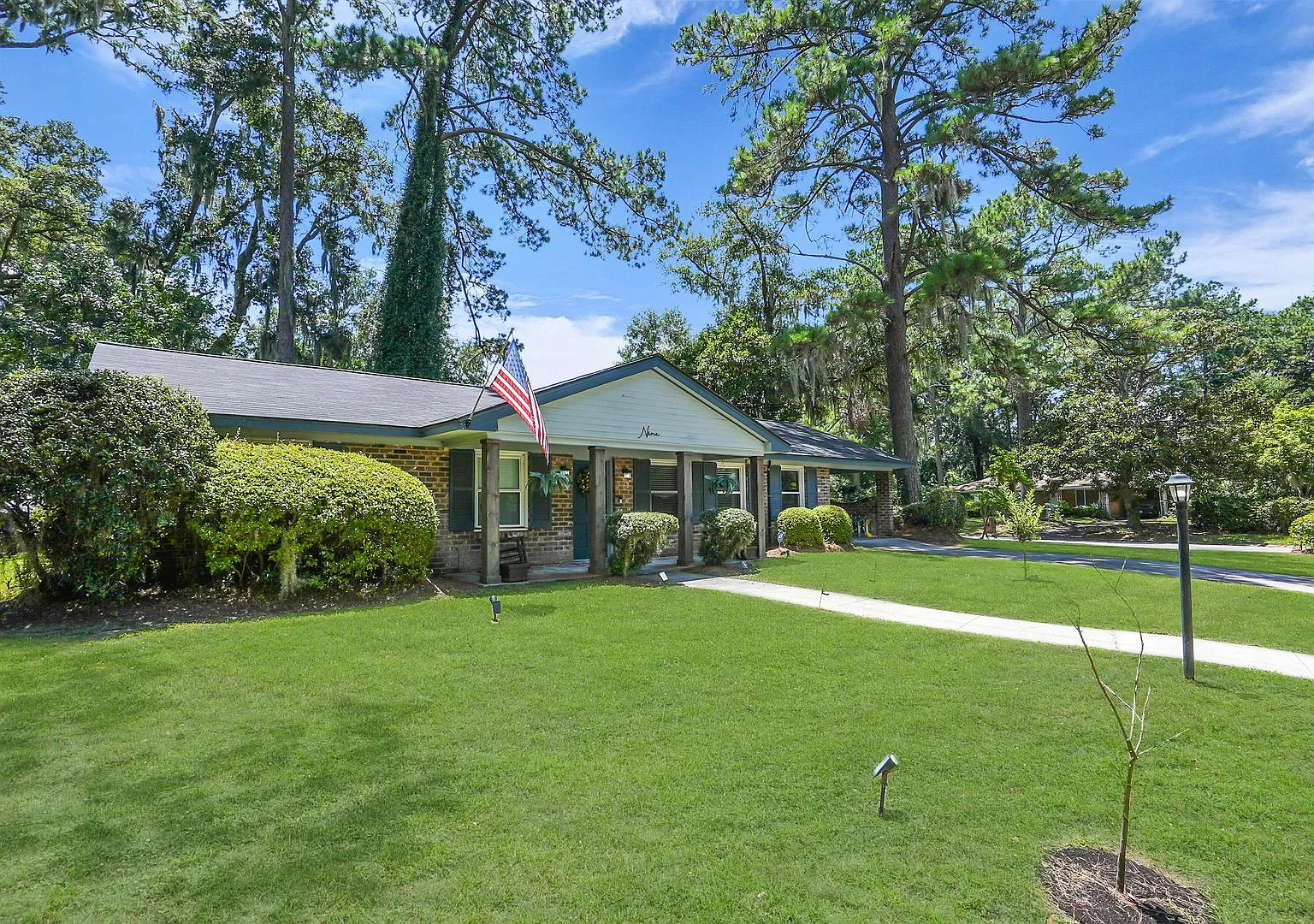Fully Furnished Home in the Heart of Southside Savannah! — Photo 2