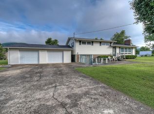 127 Clover Dr, Erwin, TN 37650