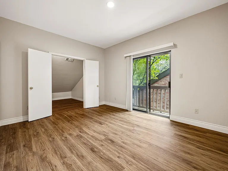 250 Sugarberry Cir #250 — Photo 17