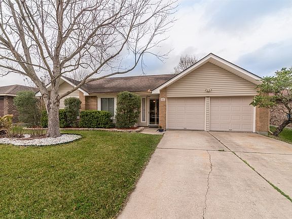 2nd image of 2802 Sugar Wood Dr