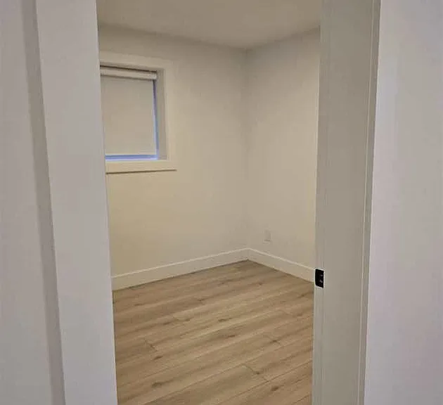 15571 Victoria Ave — Photo 11