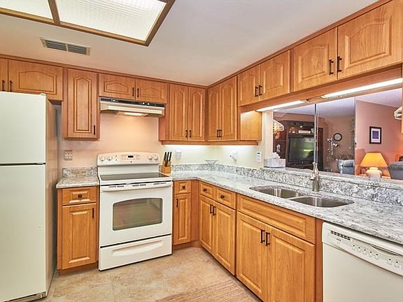 4th image of 2661 Sabal Springs Cir APT 103
