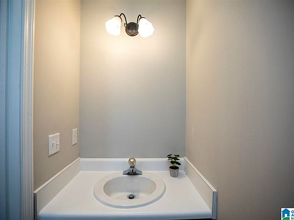 4th image of 376 Jamestown Manor Dr