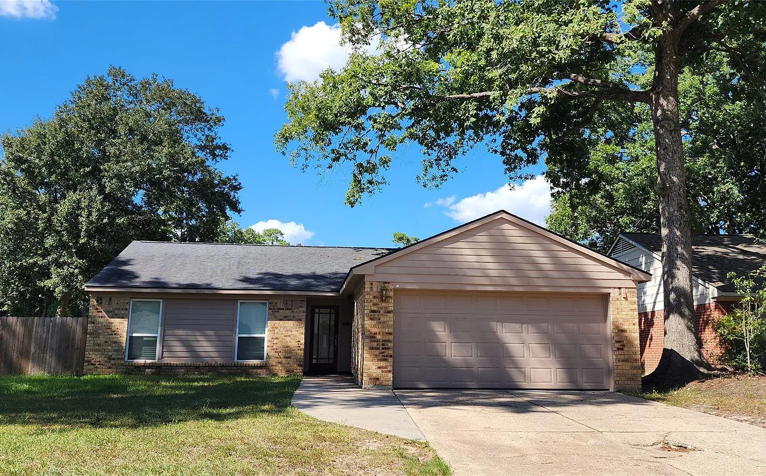 3 bed, 2.0 bath, 1294 sqft, $1,800 — Photo 2