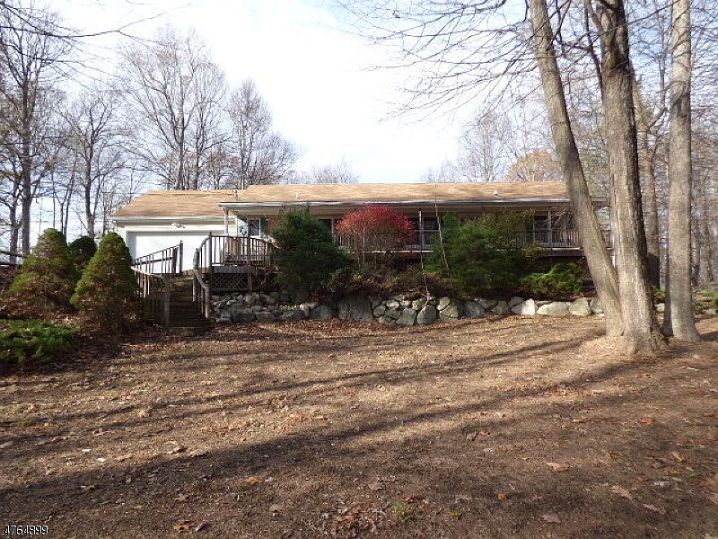 1st image of 19 Woodland Hills Dr