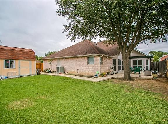 3rd image of 2901 Yukon Dr