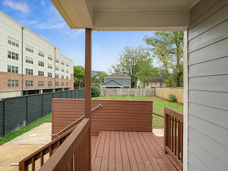 156 N Tucker St — Photo 25