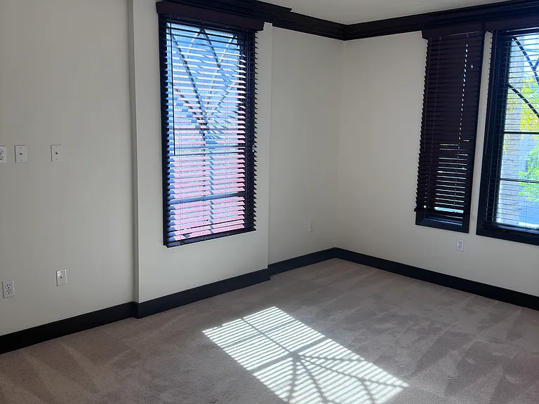 1138 Glenville Dr — Photo 14