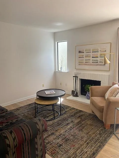 2 bed, 1.5 bath, $2,700 — Photo 2