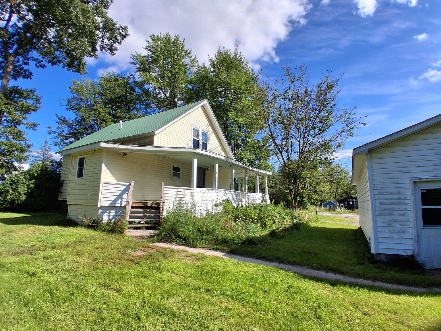 3 bed, 1100 sqft, $1,400 — Photo 4