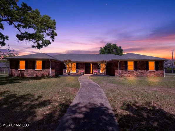 2188 George Walton Dr, Biloxi, MS 39531
