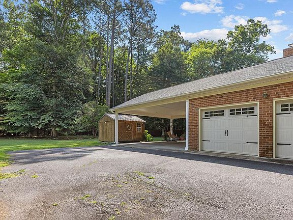 5th image of 124 Beechwood Dr