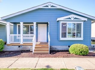 724 4th St, Brookings, OR 97415