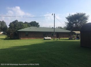 17 Oak Rd, Byhalia, MS 38611