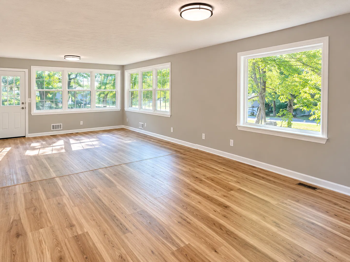 3 bed, 2096 sqft, $2,390 — Photo 4