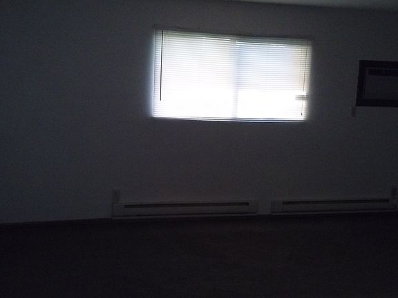 3rd image of 2323 Eastmoreland Ave APT 1