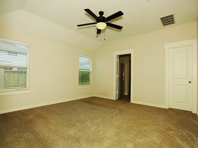 233 Laura Leigh Ln — Photo 5