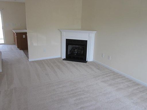 4th image of 690 Rock Lake Gln