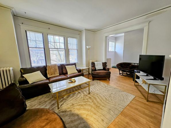 2942 N Frederick Ave