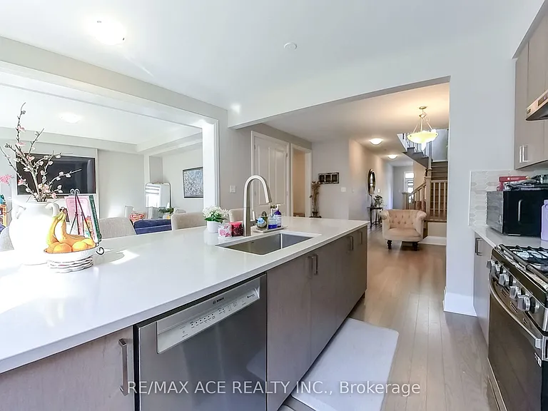 261 Marigold Ct — Photo 15