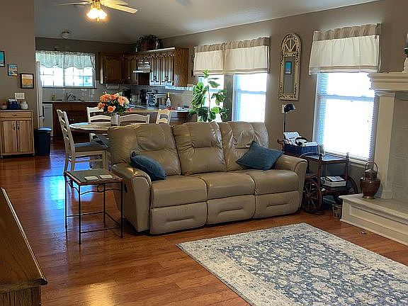 4th image of 15655 Meadow Ct