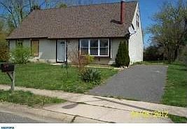 2nd image of 5 Indian Hill Ln