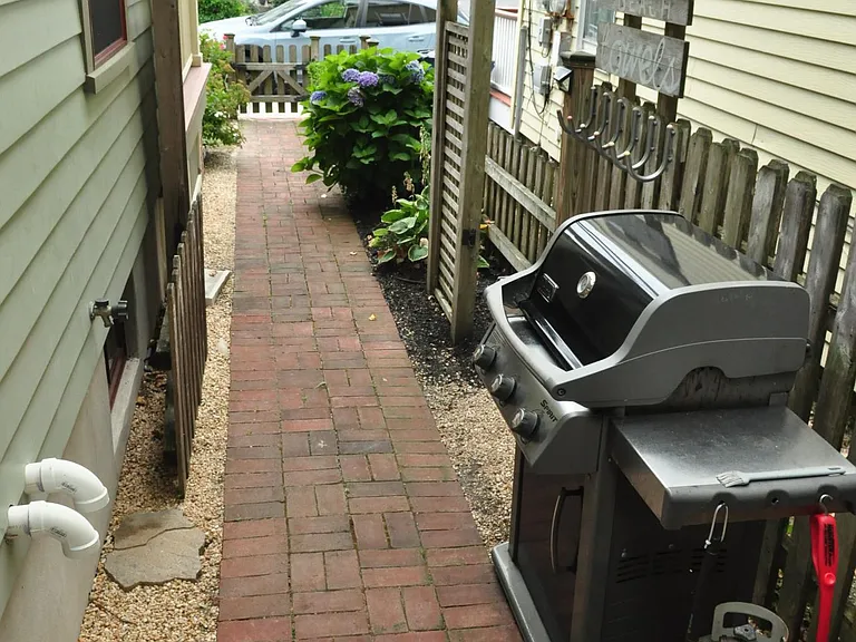 71 Delaware Ave — Photo 28