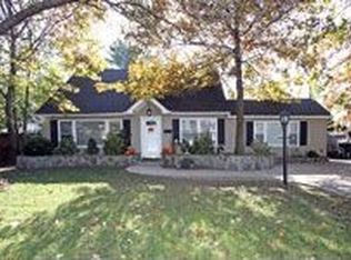 20 Snapdragon Ln, Levittown, NY 11756