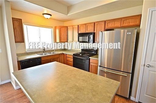 3rd image of 6 E Ann Arbor Dr