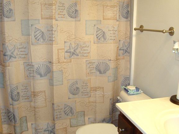 4th image of 709 Valentine Ln
