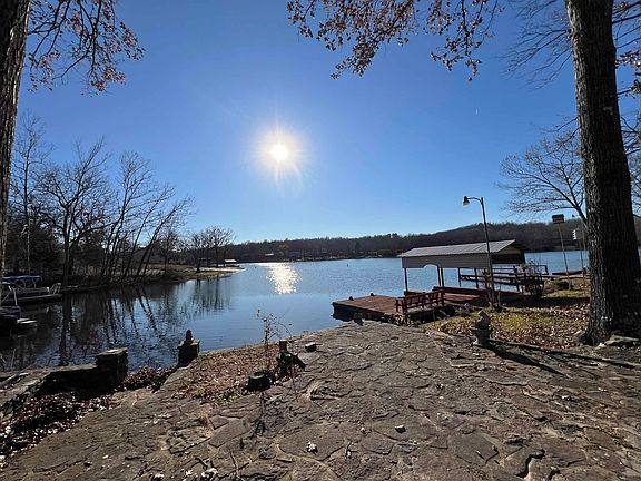 2nd image of 206 E Lakeshore Dr