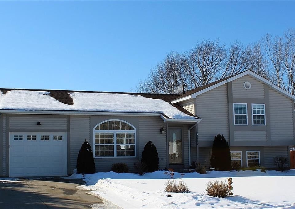 1st image of 2670 Spruce Dr