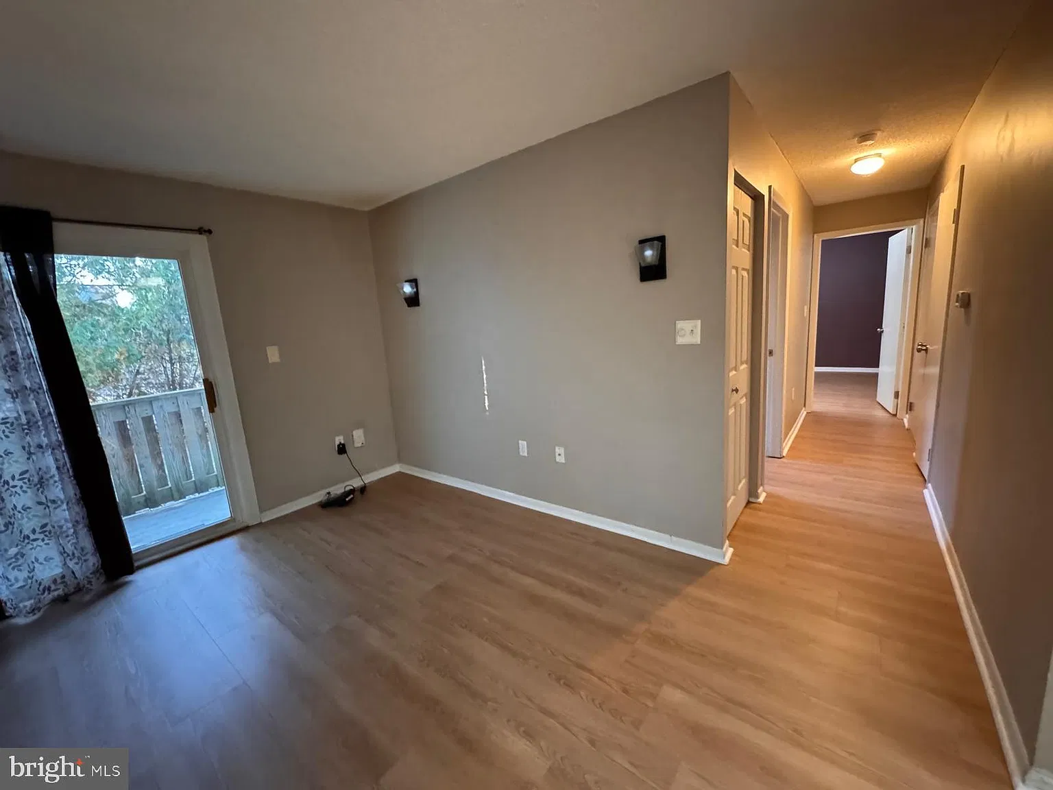 2 bed, 2.0 bath, 952 sqft, $2,300 — Photo 2