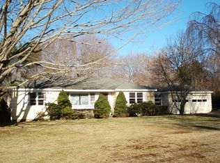 57 Fairview Dr, Madison, CT 06443