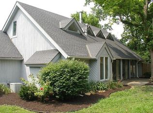 2608 University Dr, Lawrence, KS 66049