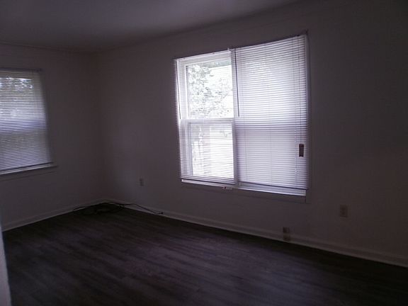 2nd image of 1211 Wells Pl APT 2