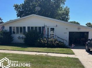 409 E Grundy Ave, Conrad, IA 50621