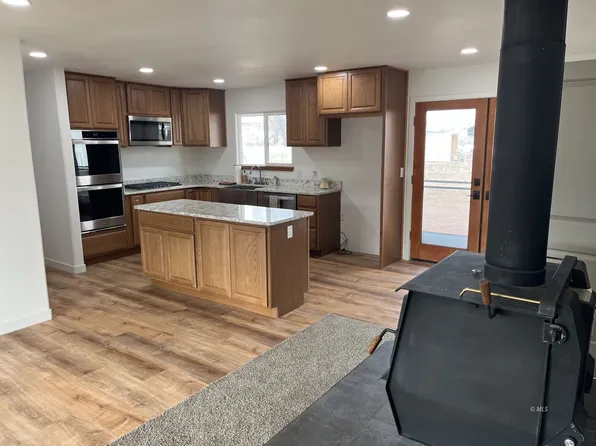 699 County Road 83, Canby, CA 96015